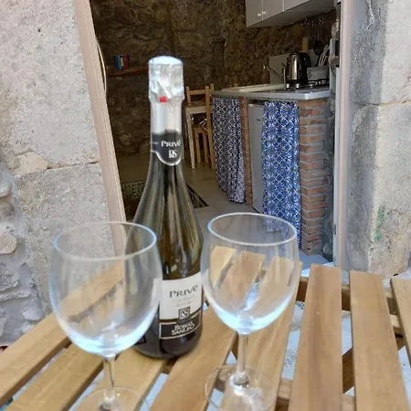 Cortile Delle Mura * تْشيفالو