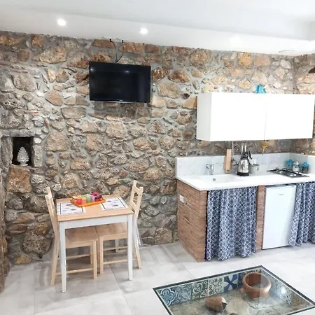 Cortile Delle Mura *