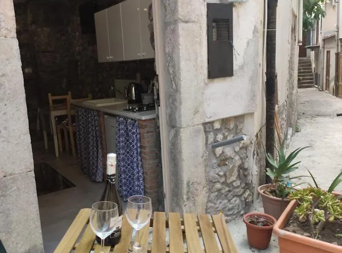 Cortile Delle Mura 切法卢